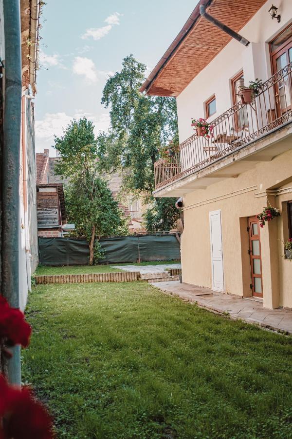 Central Garden Apartments Brasov Luaran gambar