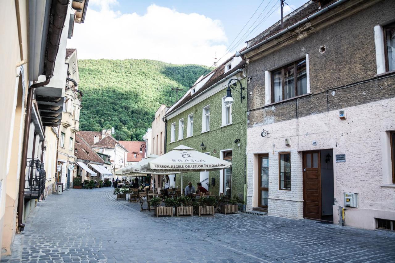 Central Garden Apartments Brasov Luaran gambar
