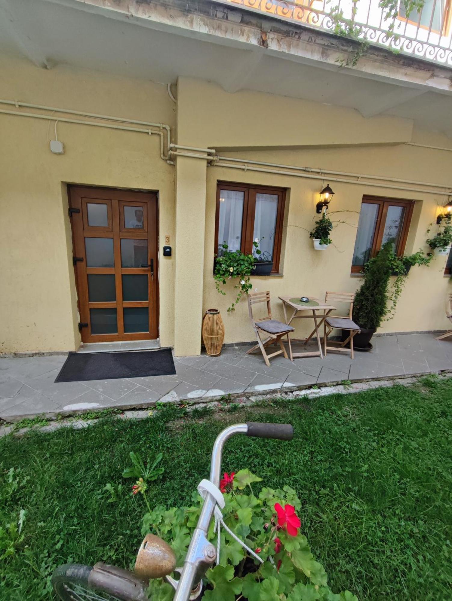 Central Garden Apartments Brasov Luaran gambar